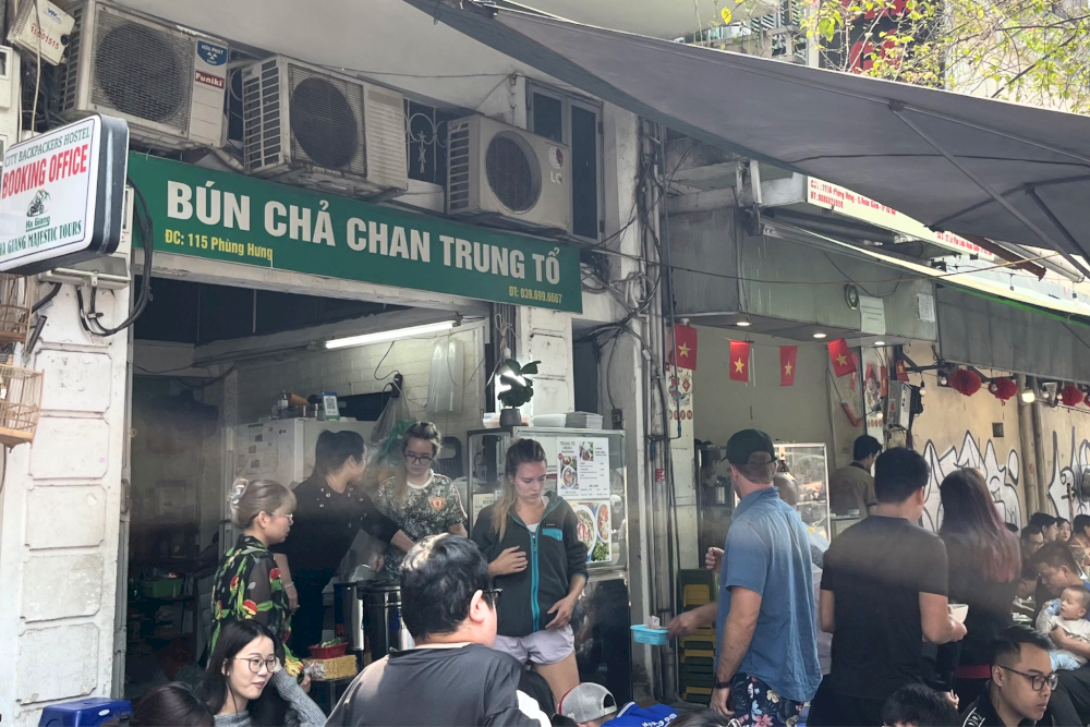 Another "Bun Cha Chan" spot you might want to try when visiting Hanoi is Bun Cha Trung To